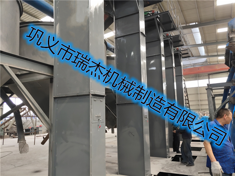 斗式提升機(jī)客戶現(xiàn)場(chǎng)圖